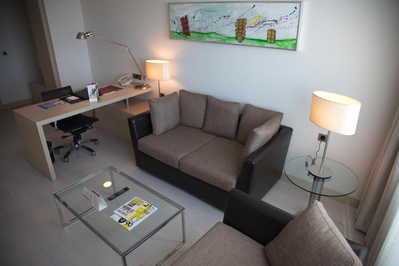 Cpankara Hotel Екстер'єр фото A living room in a serviced apartment in Paris