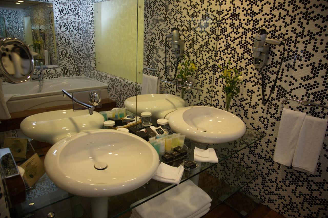 Cpankara Hotel Екстер'єр фото Bathroom